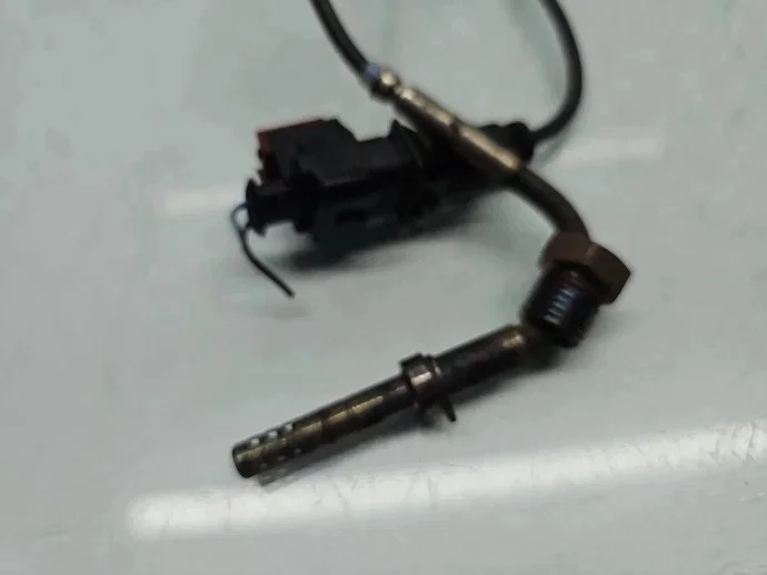 Used Temperature Sensor Opel Insignia A 55591173 image 3