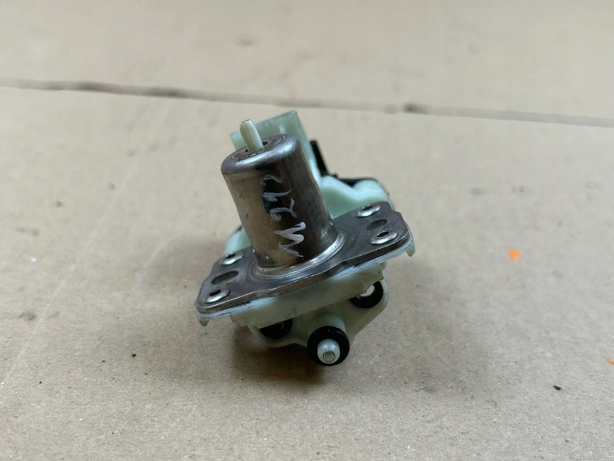 Capteur AdBlue Mercedes Sprinter W906 98001757 image 3