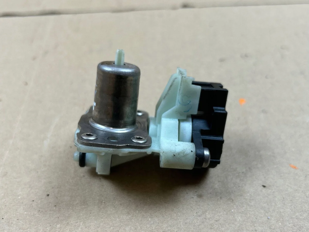 Capteur AdBlue Mercedes Sprinter W906 98001757 image 4