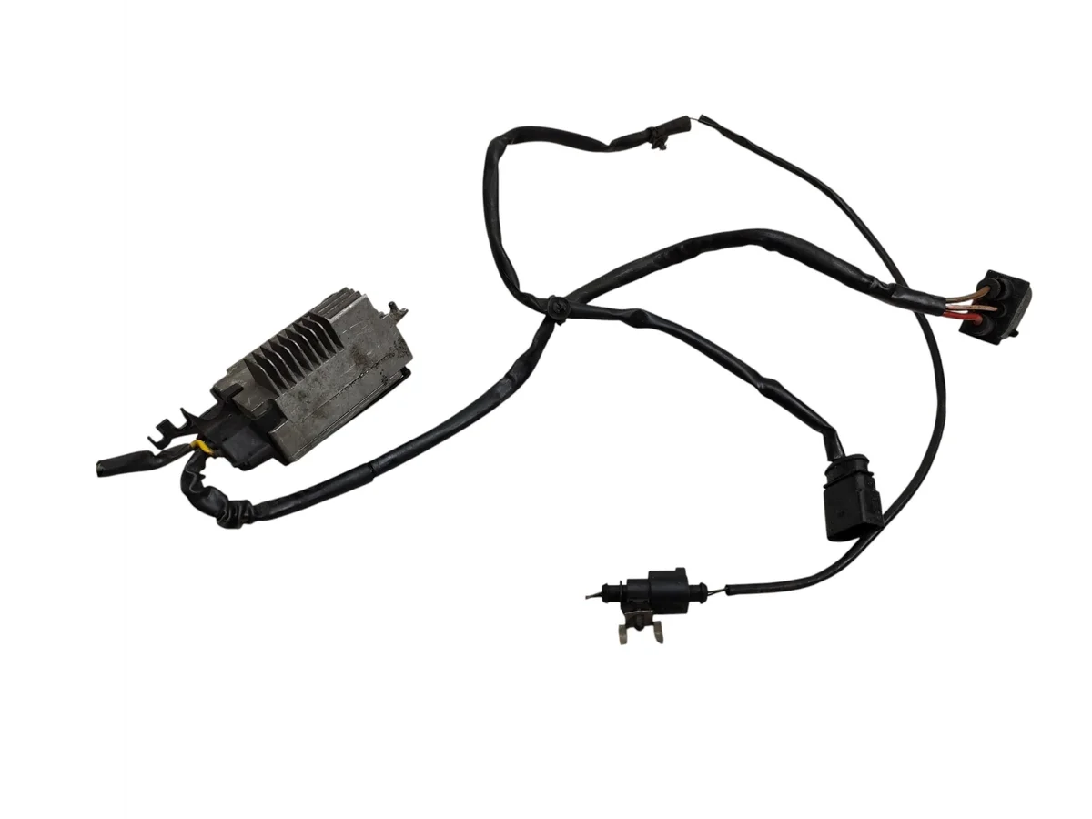 Module ventilateur Audi A4 B6 1.6 8V 102CV 8E0959501P image 3