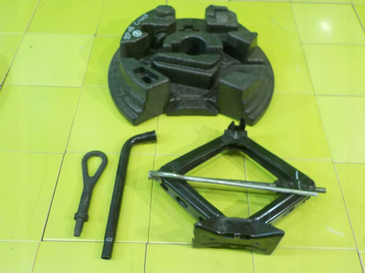 FORD C-MAX MK2 1.6 TDCI 11r Kit Riparazione Cric