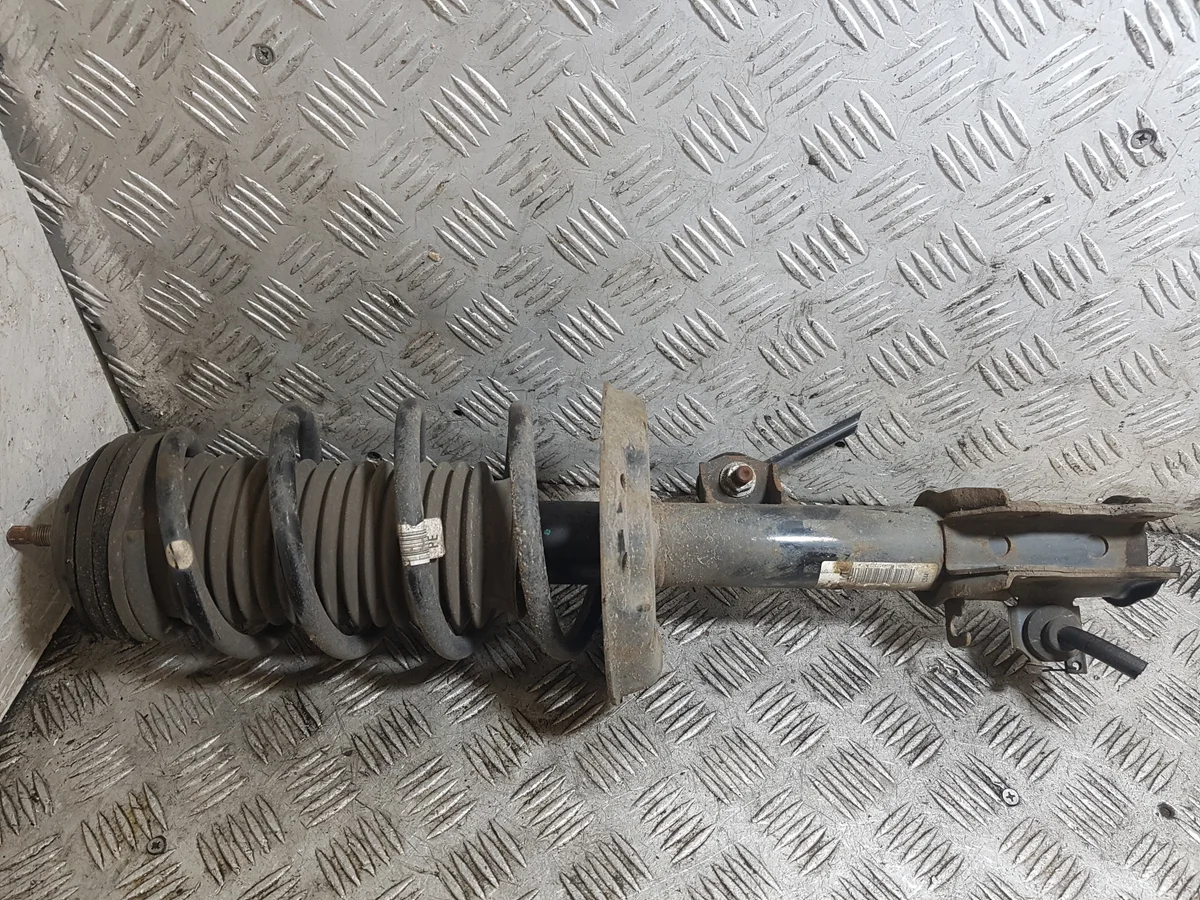 McPherson Vänster Fram Opel Corsa D Begagnad