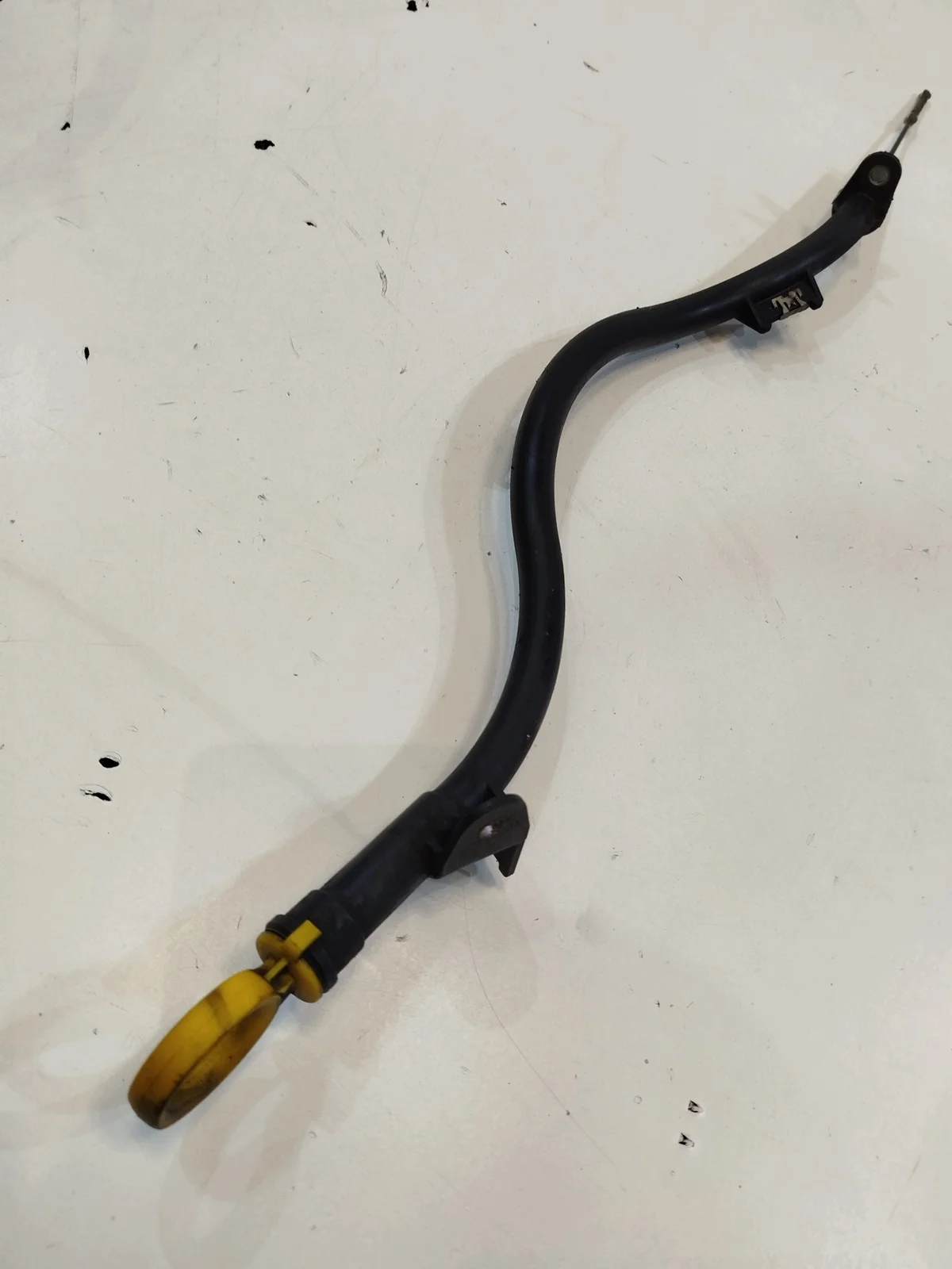 Oljemätsticka VW Passat B8 2.0 TDI 04L103634