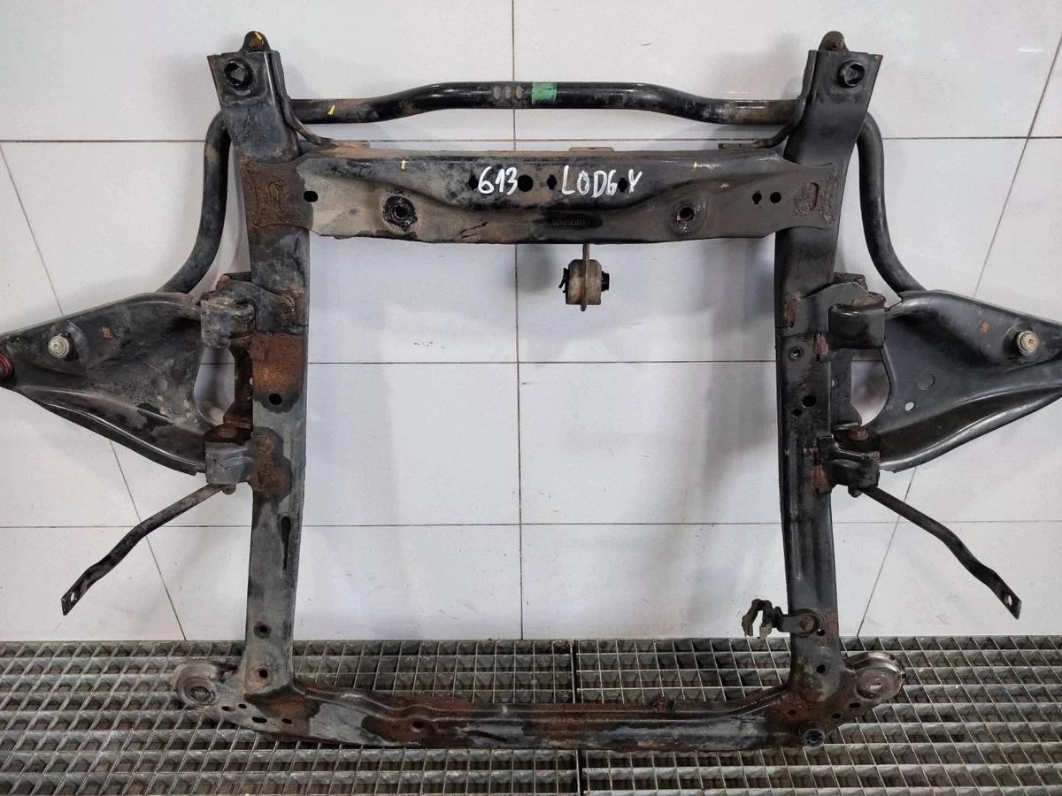 Dacia Lodgy Engine Cradle Stabilizer Used image 3