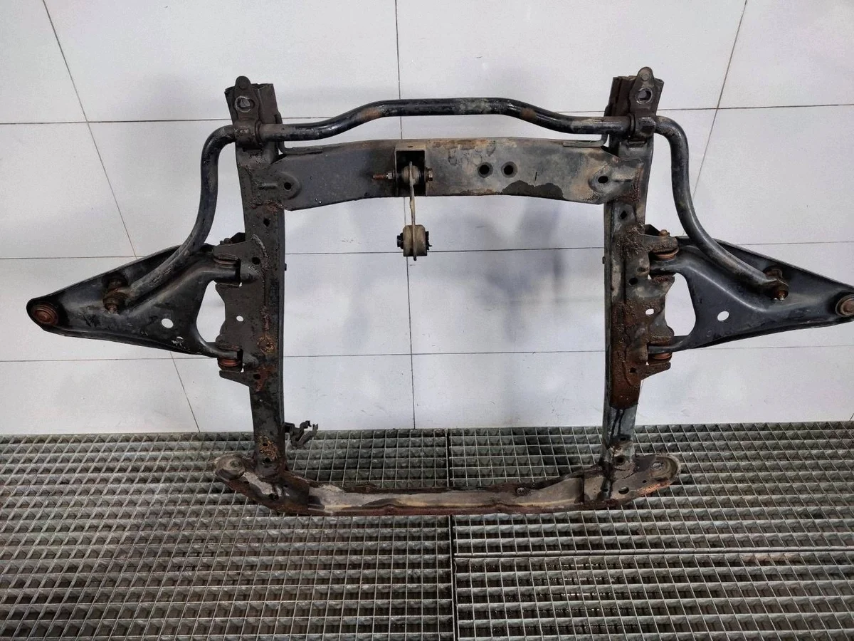 Dacia Lodgy Engine Cradle Stabilizer Used image 5