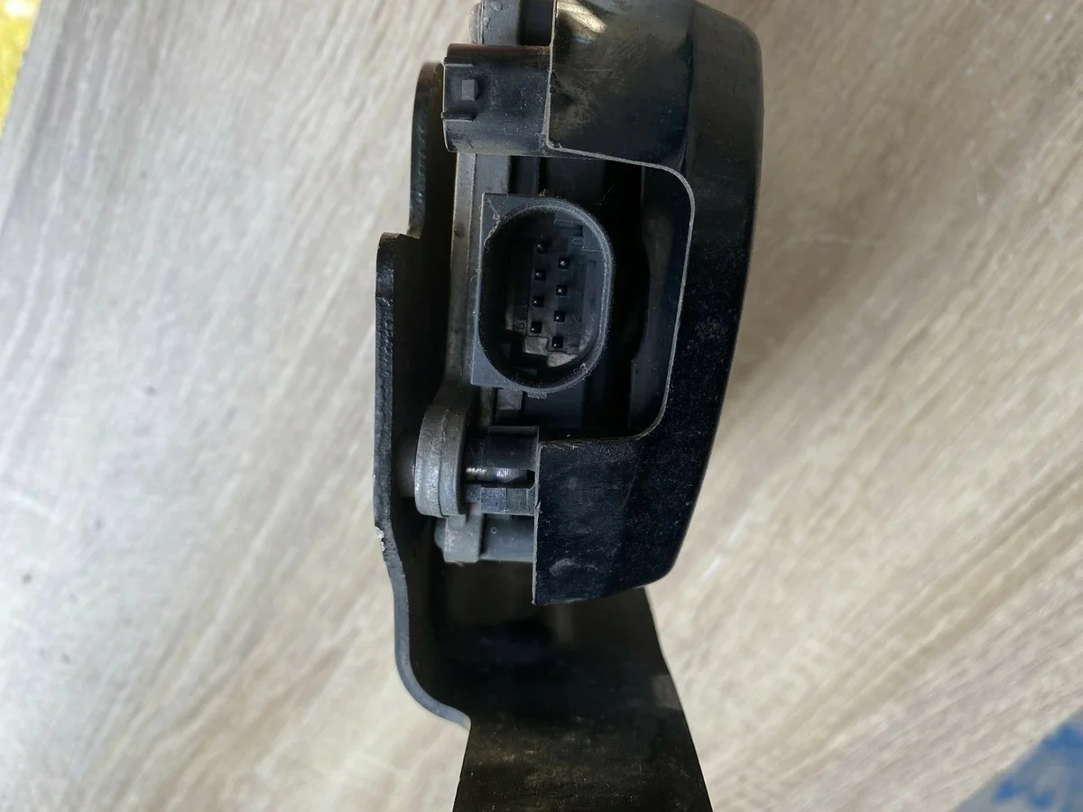 BMW OE 6873401 Usado image 3