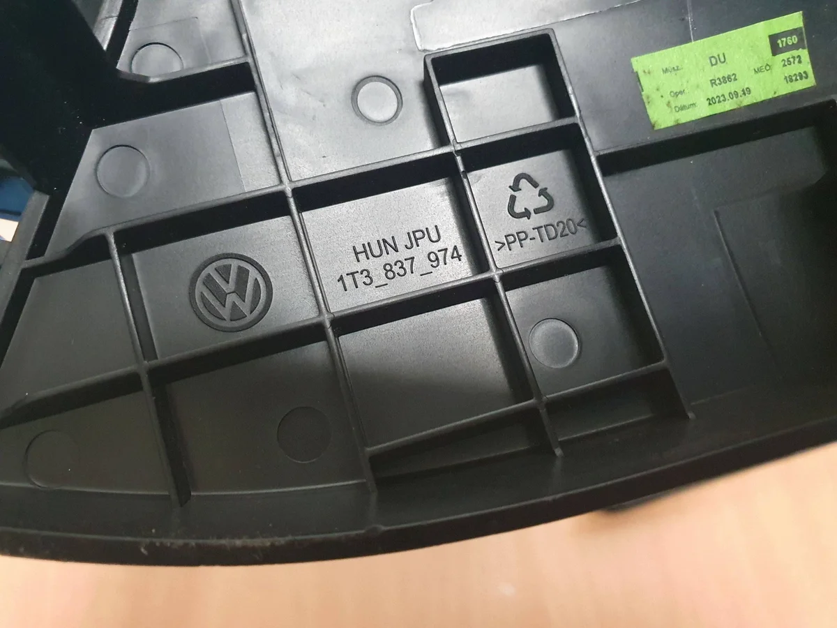 Carcasa Espejo Izquierdo VW ID. Buzz 1T3837974 image 4
