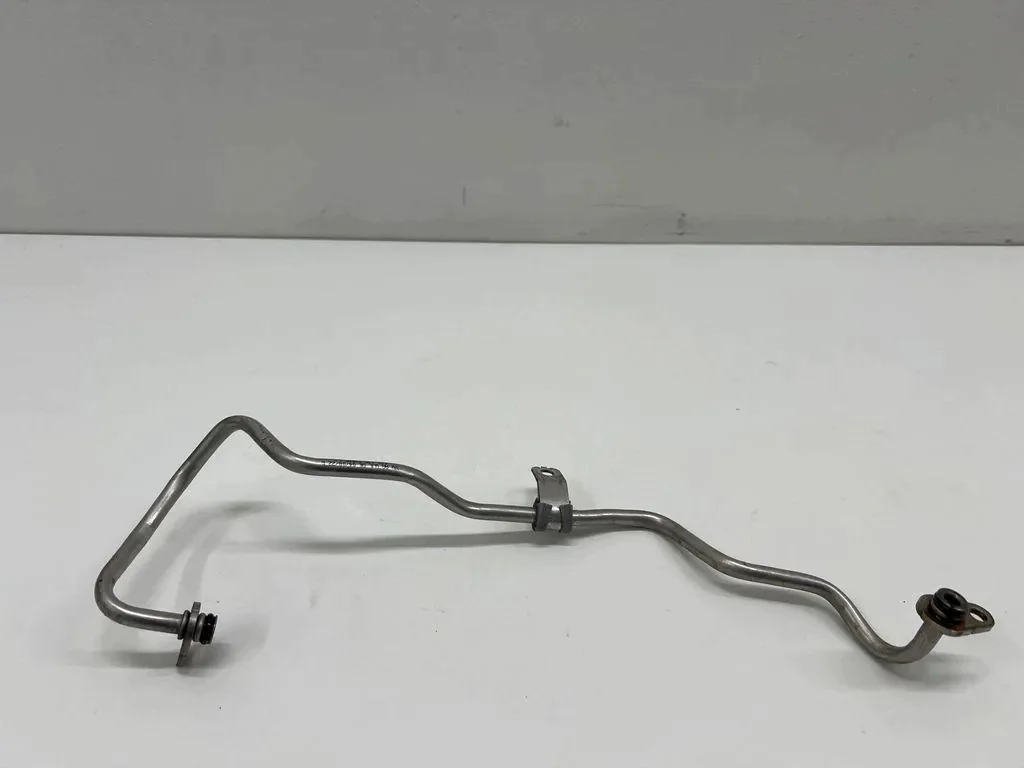 Conduit de lubrification turbo Skoda Superb 1