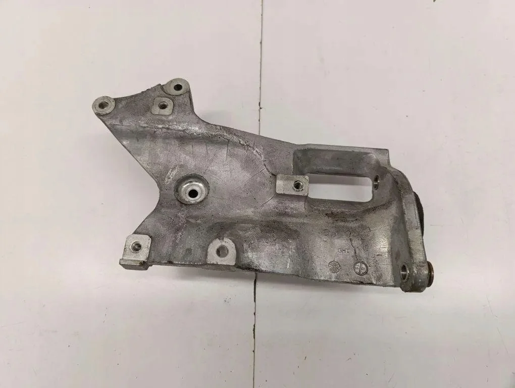 Soporte A/C NISSAN X-TRAIL T32 231019A102