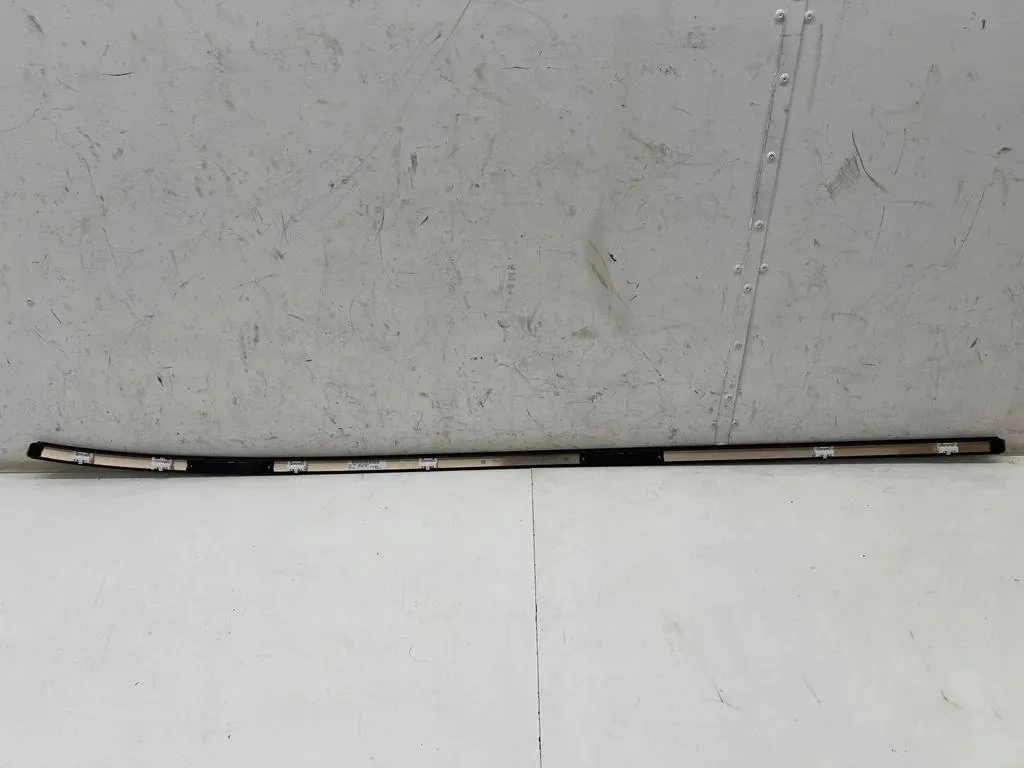 Listva dachowa lewa BMW F40 7461829 image 4