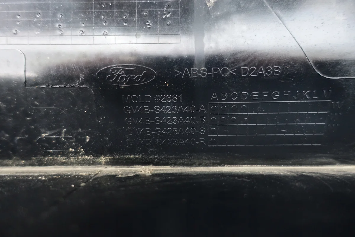 Ford Kuga II MK2 - Barra porta-malas usada image 8