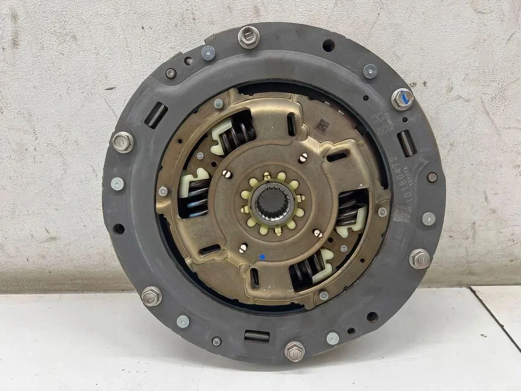 Volant moteur Toyota Yaris 1B180472