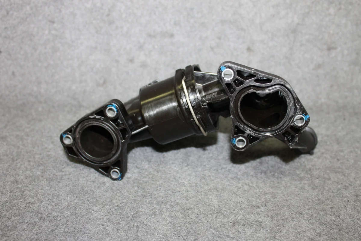BMW B57 termostaattikotelo 11538576289 image 3