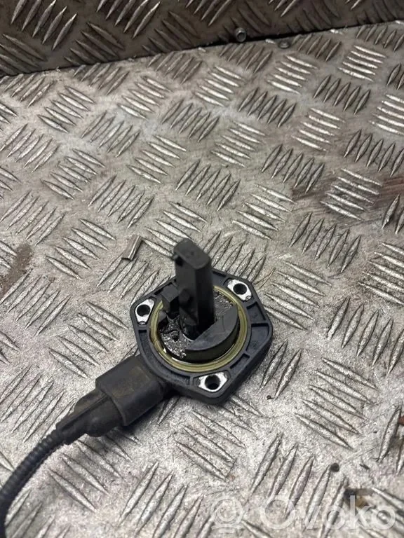 Sensor Nível Óleo VW Golf V 1J0907880C Usado