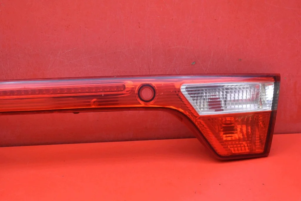 Rückleuchtenblende Seat Toledo II 1M5945225D gebraucht image 3