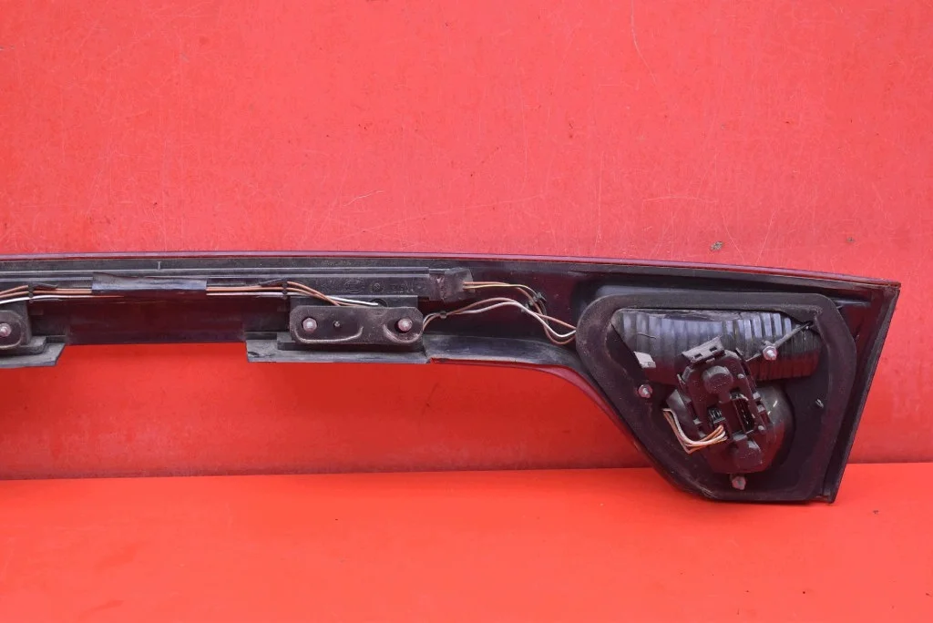 Rückleuchtenblende Seat Toledo II 1M5945225D gebraucht image 6
