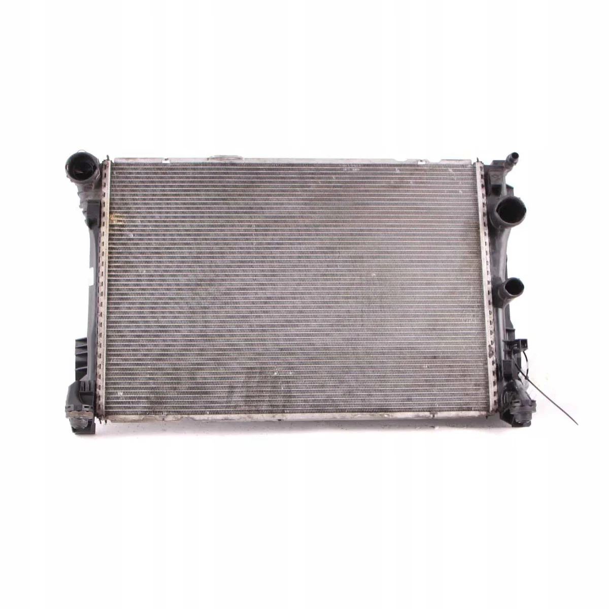 Moottorin jäähdytin Mercedes W204 W207 A0995002703
