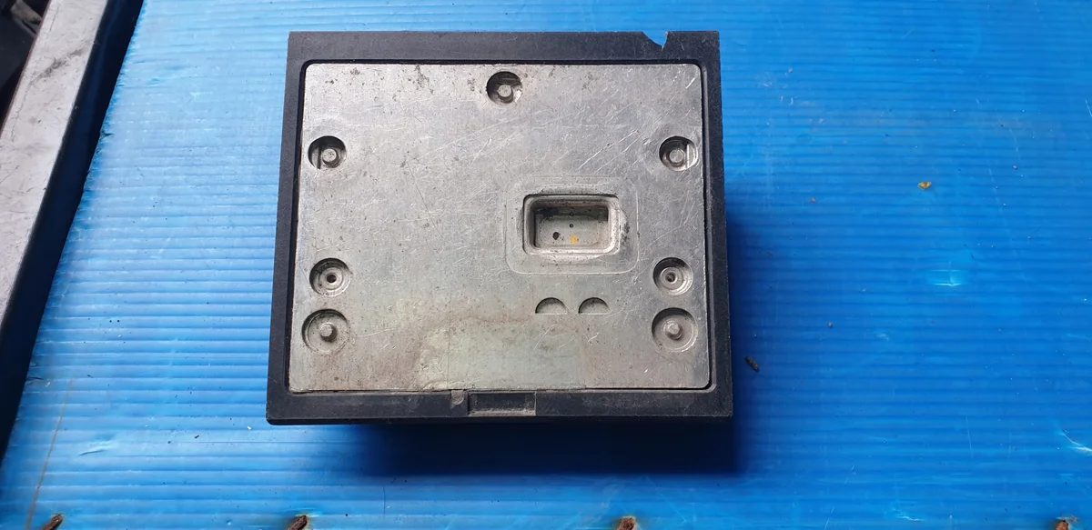 Mercedes W210 module ventilator A2105450432 image 3