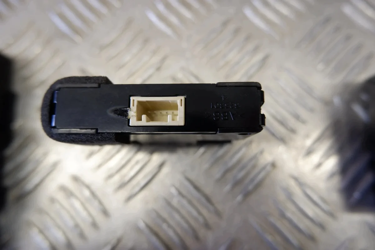 Zündmodul Toyota Prius Plus 8998147640 image 9