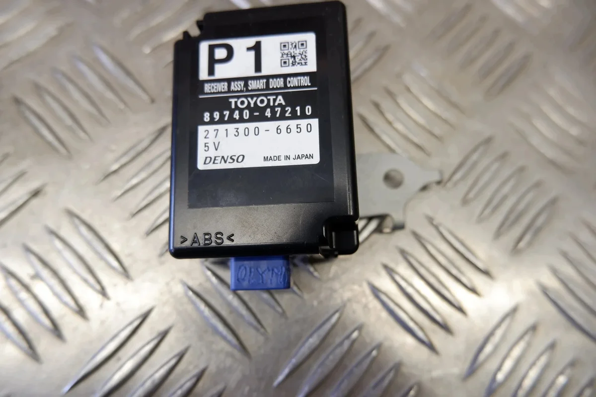 Zündmodul Toyota Prius Plus 8998147640 image 10