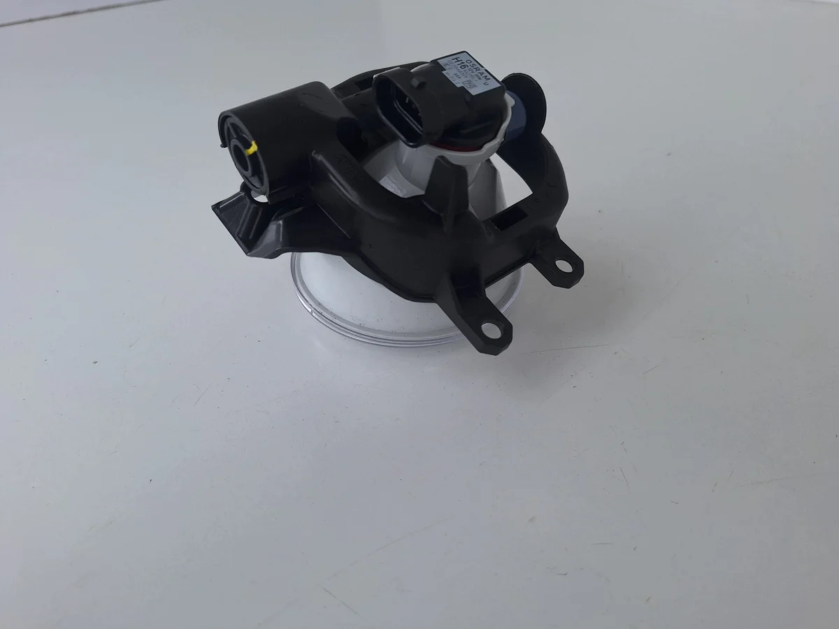 Farol Toyota Yaris III/Auris II/Corolla Usado image 3