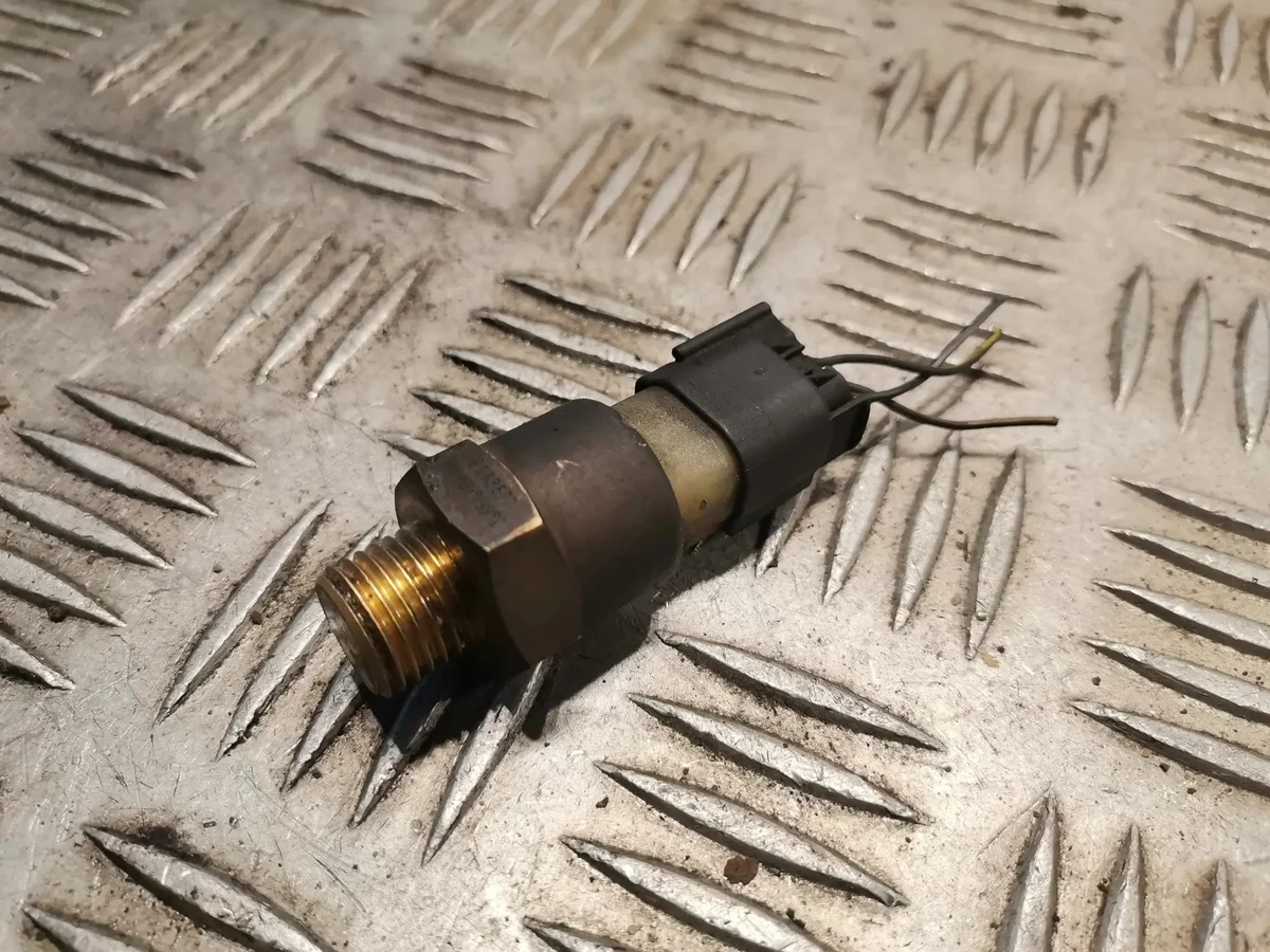 Kühlmitteltemperatursensor BMW 7 (E38) 8363677 image 3
