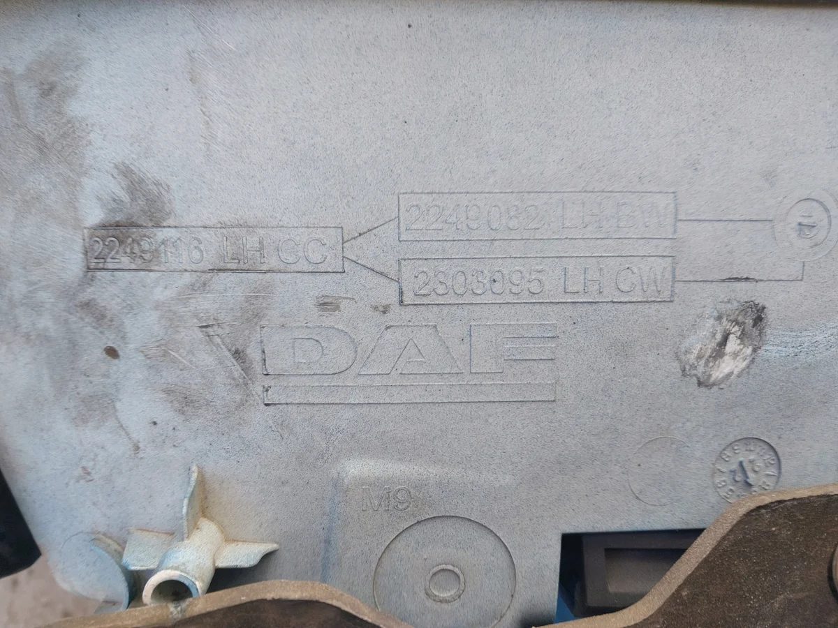 Marchepied supérieur DAF XG occasion image 3