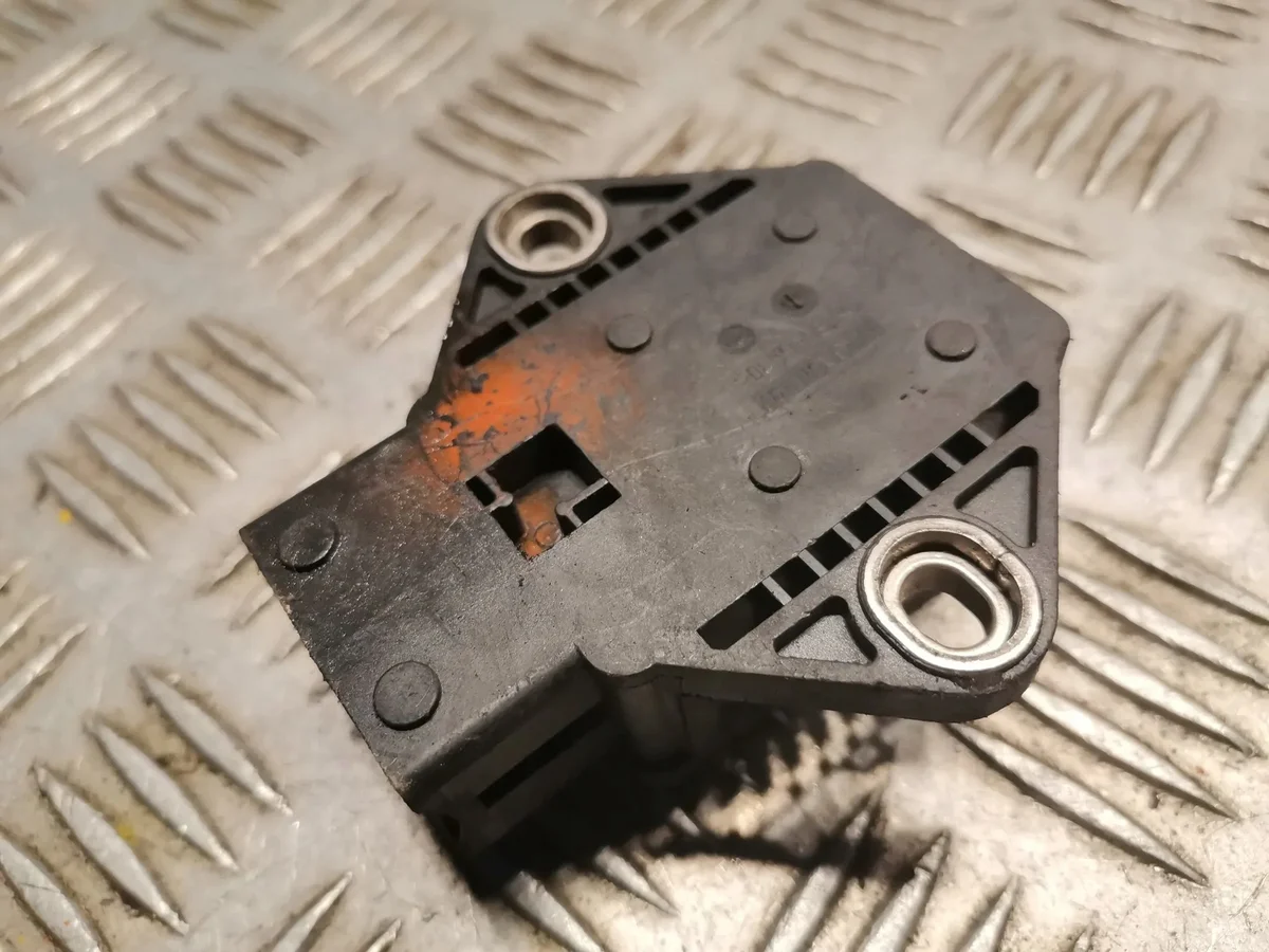 Mercedes-Benz E W211 Tilt Sensor 0025426618 image 3