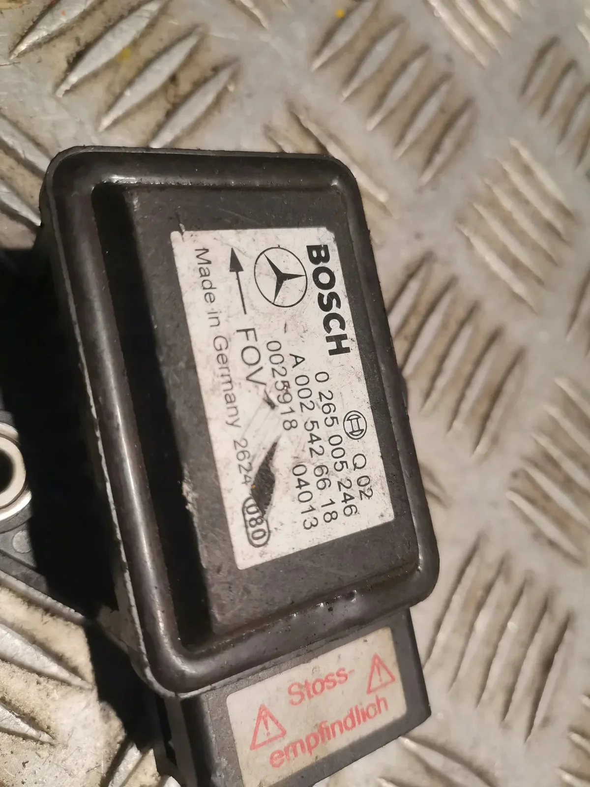 Mercedes-Benz E W211 Tilt Sensor 0025426618 image 4