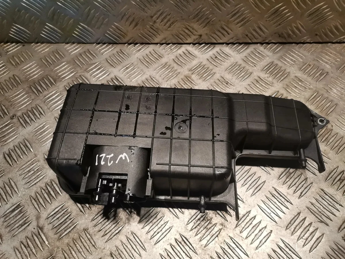Mercedes-Benz S (W221) Vacuum Tank 0008002219