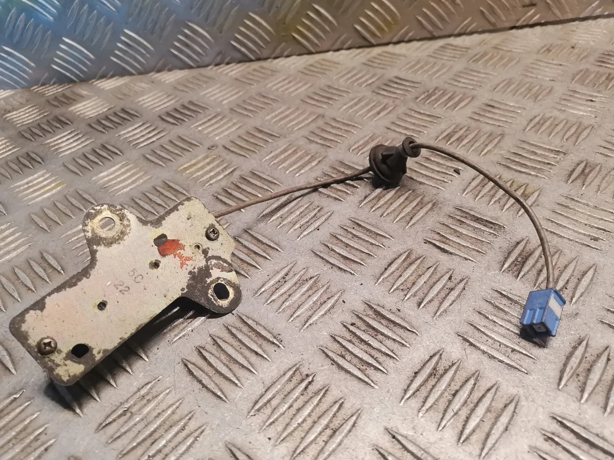 Used Tire Pressure Sensor Lexus SC Cabrio image 3