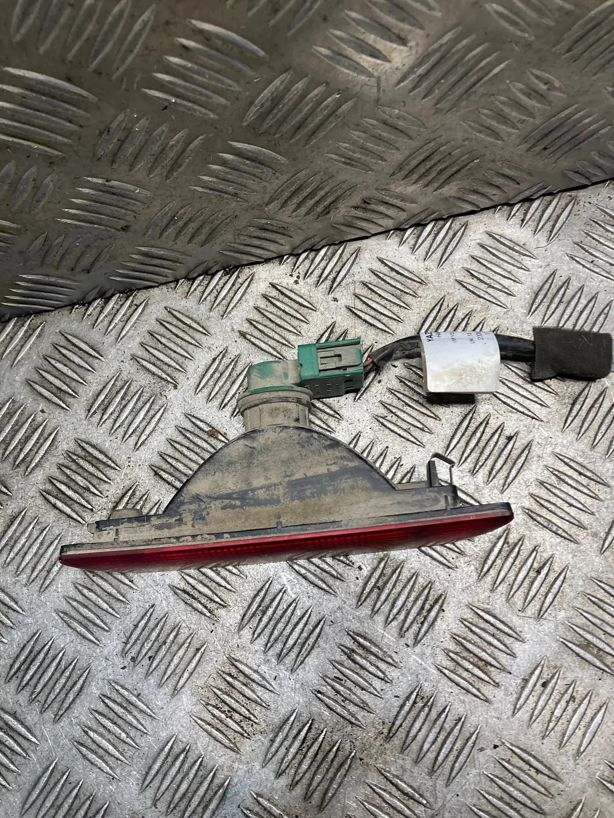 Used Nissan Note Additional Brake Light 240309U00A image 3