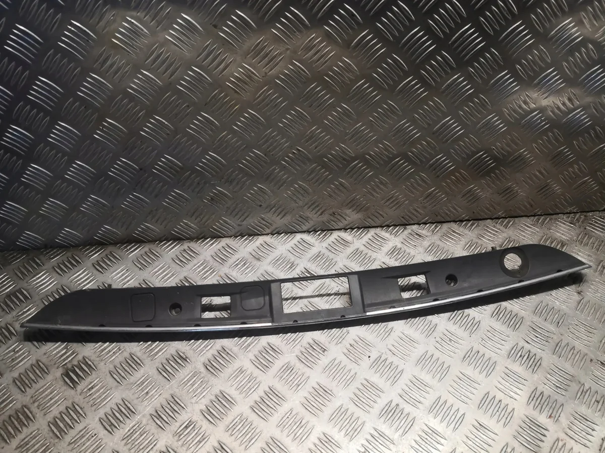 Feu de plaque MERCEDES C W204 A2047400993 image 3