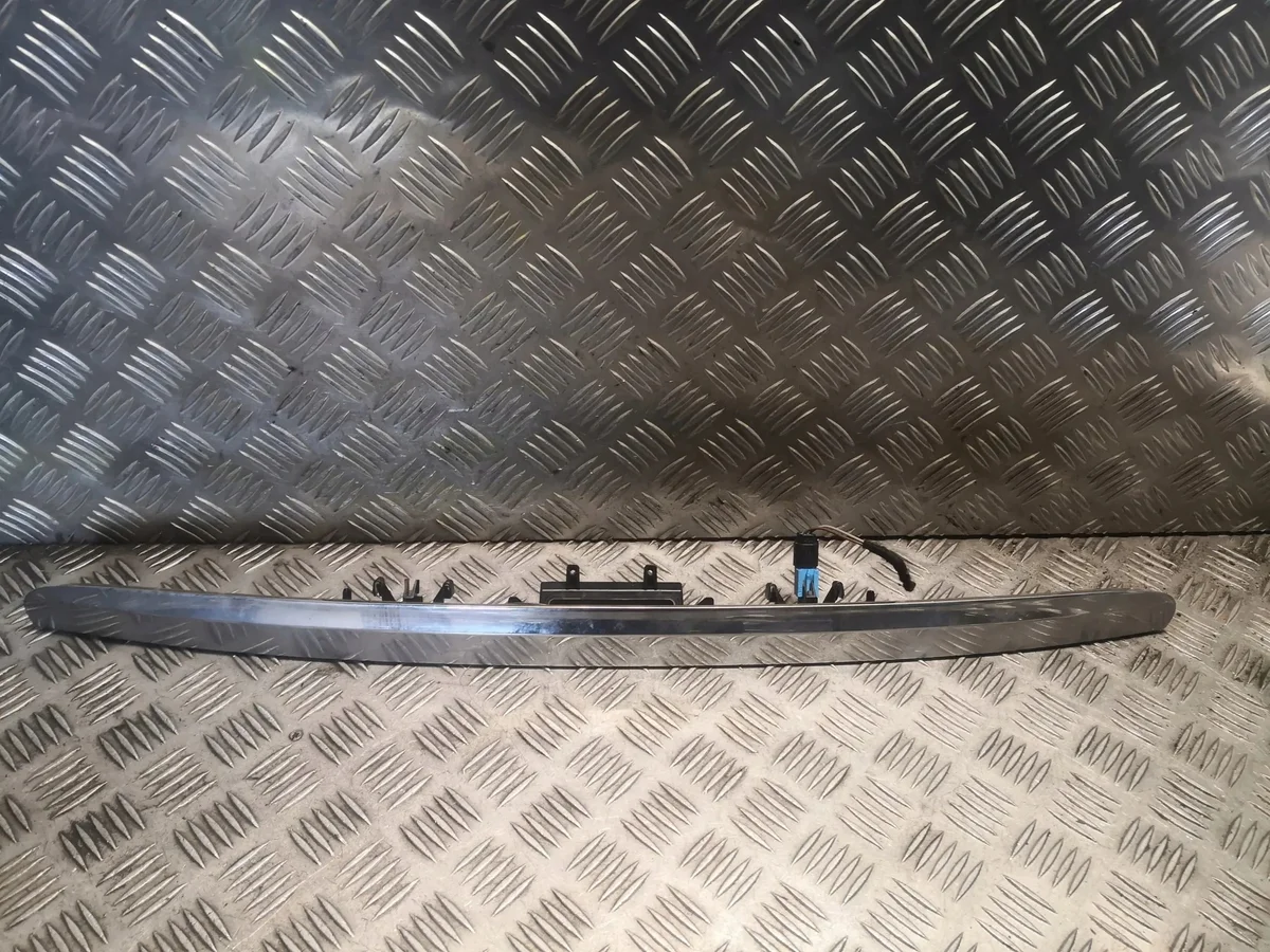 MERCEDES-BENZ B W246 A2467400793 éclairage plaque