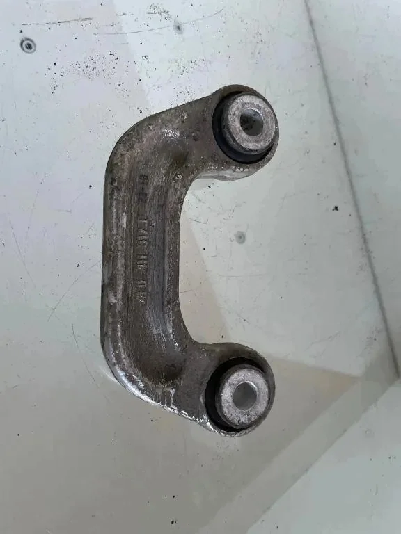 Etuvakaaja Audi A6 Avant (4F5, C6) 4F0411317F