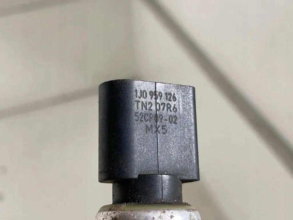 Druksensor airco VW Passat B6 1J0959176A