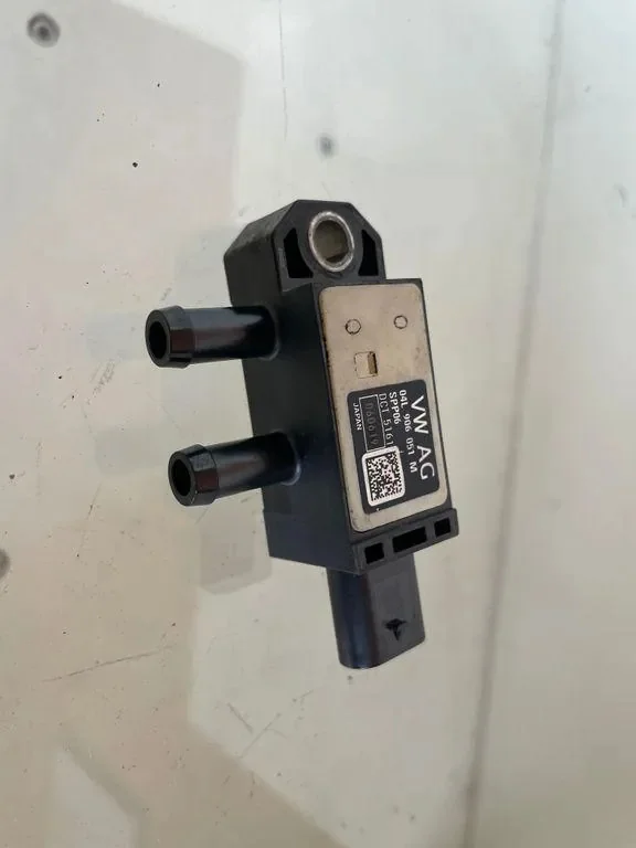 Audi A3 8Y DPF-paineanturi 04L906051M image 3