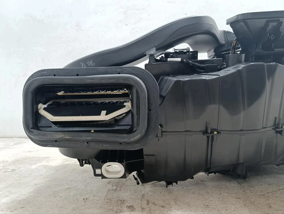 Mercedes-Benz puhallinkotelo A1678300405 image 8