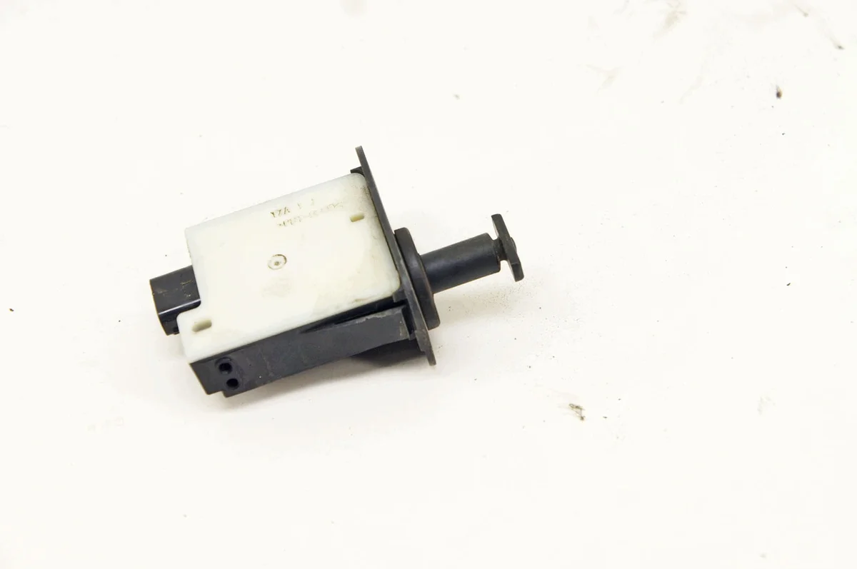 Honda Civic XI Tankklappe Stellmotor VP219 image 3