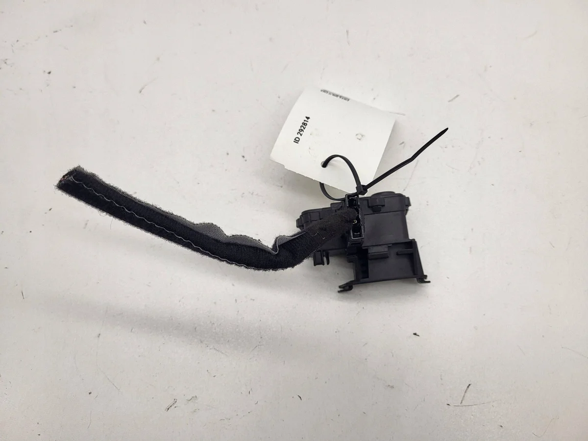 Skoda Yeti 5L0810773A Serrure trappe carburant image 4