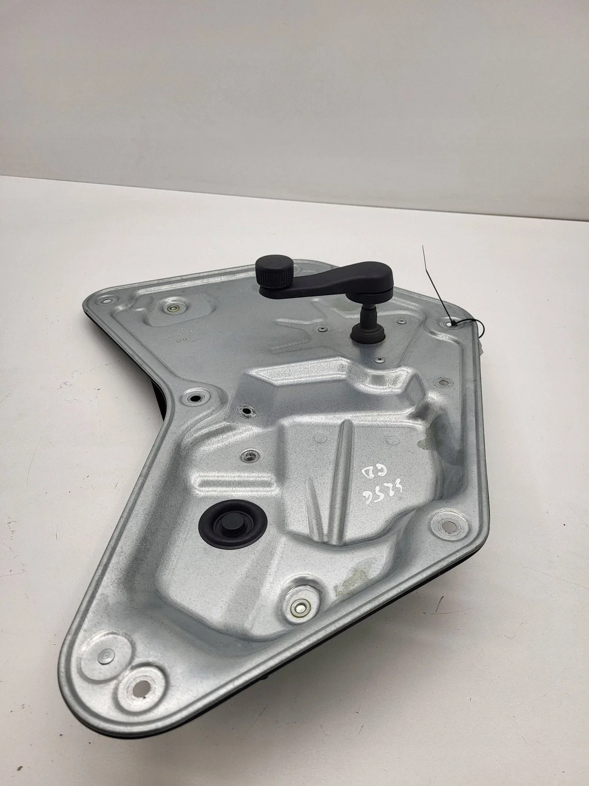 Skyltdragare bak höger Skoda Yeti 5L0839402 image 3