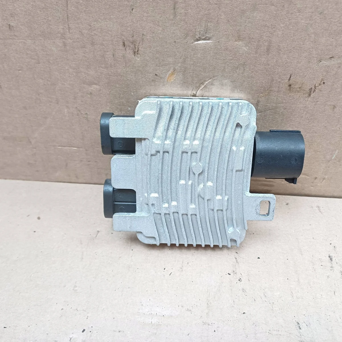 Aiways U5 2022 - Controlador de Ventoinha T8219A image 7