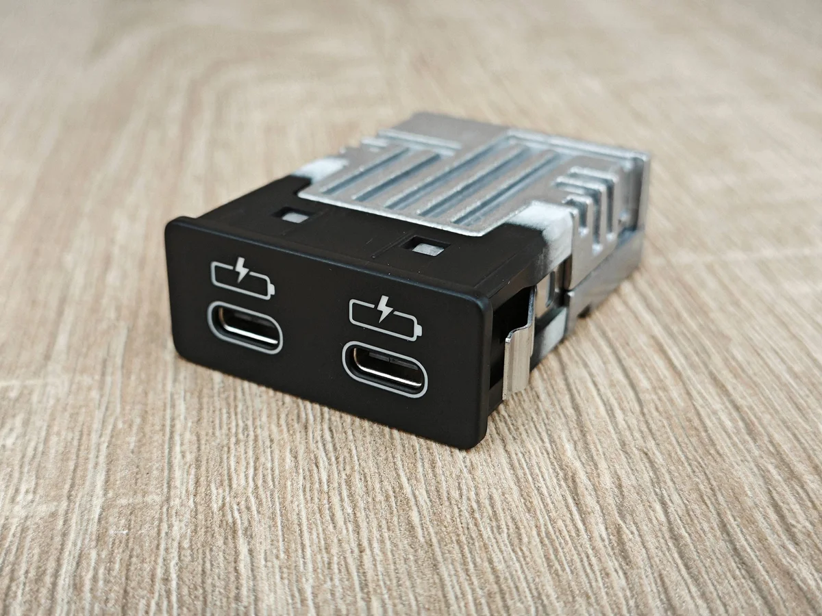 USB-C poort BMW X3 G01 G02 LCI