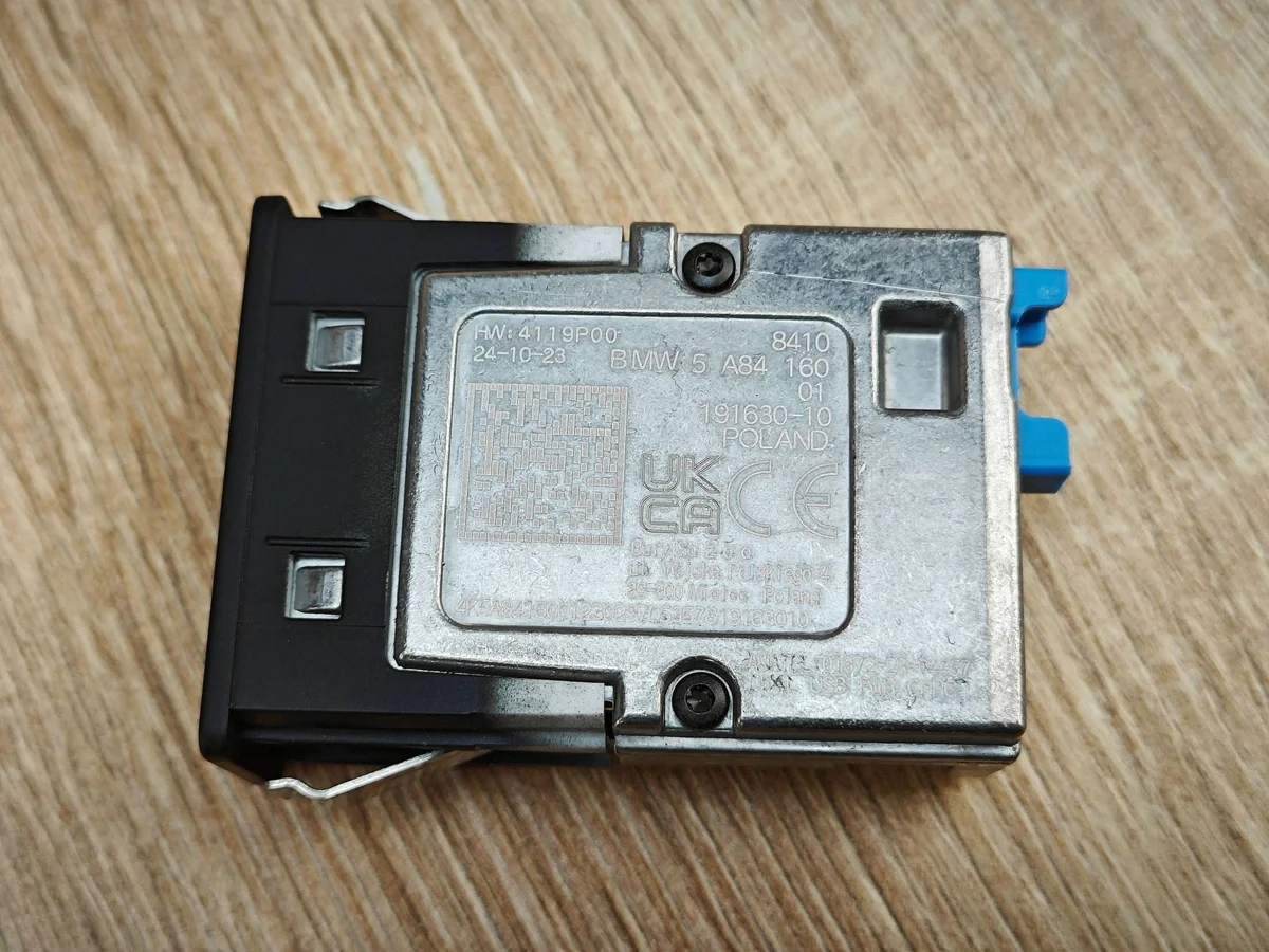 USB-C poort BMW X3 G01 G02 LCI image 4