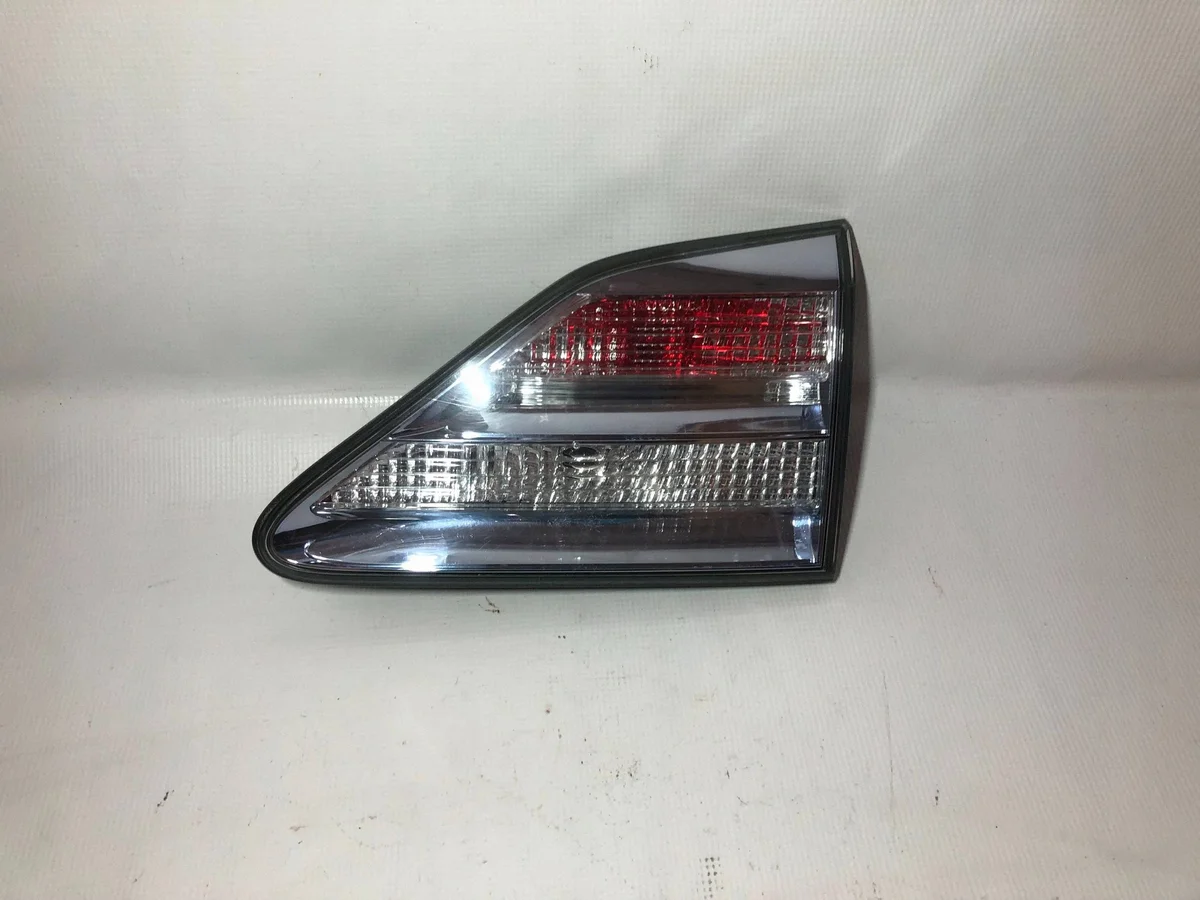 Luz Traseira Interior Direita Lexus RX III 8158148120