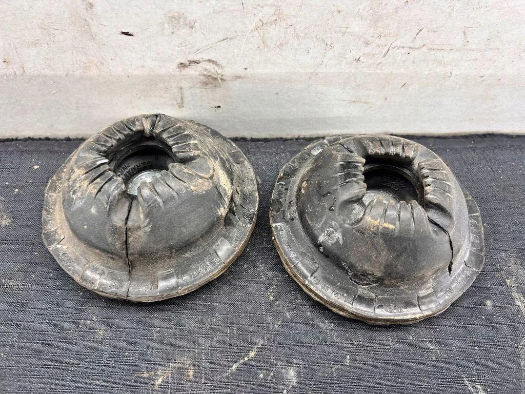 Suporte Borracha Mola Dianteira Audi A6 4F0412377D