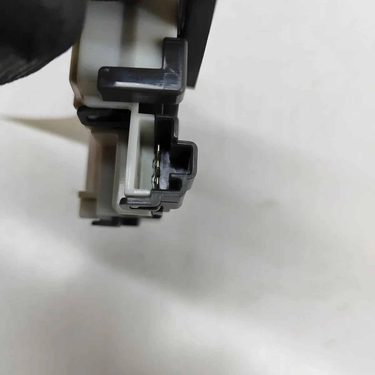 Toyota RAV4 V Actuator Brandstofklep 7703012010 image 6