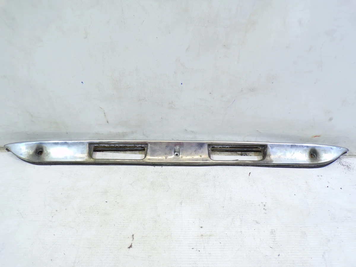 Bouton hayon Mercedes W124 Classe E Sedan