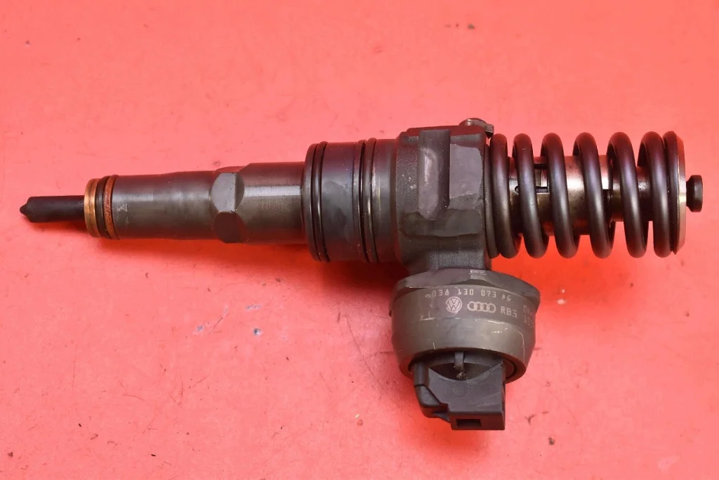 Injecteur Pompe 038130073AG Skoda Octavia II 1.9 TDI