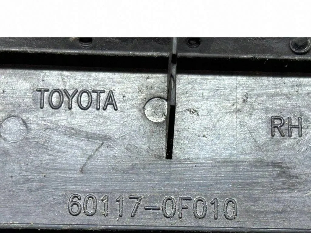 TOYOTA COROLLA Kombi 601170F010 - Stänkskydd image 6